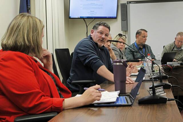 6694318_web1_gtr-HempfieldMeeting2-102423