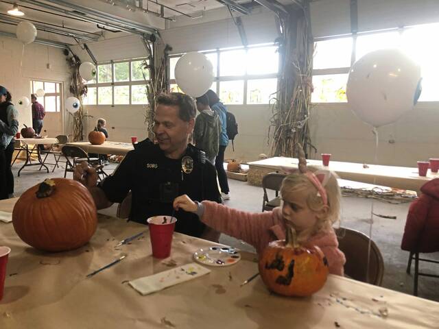 6698555_web1_HER-PumpkinThings3-110223