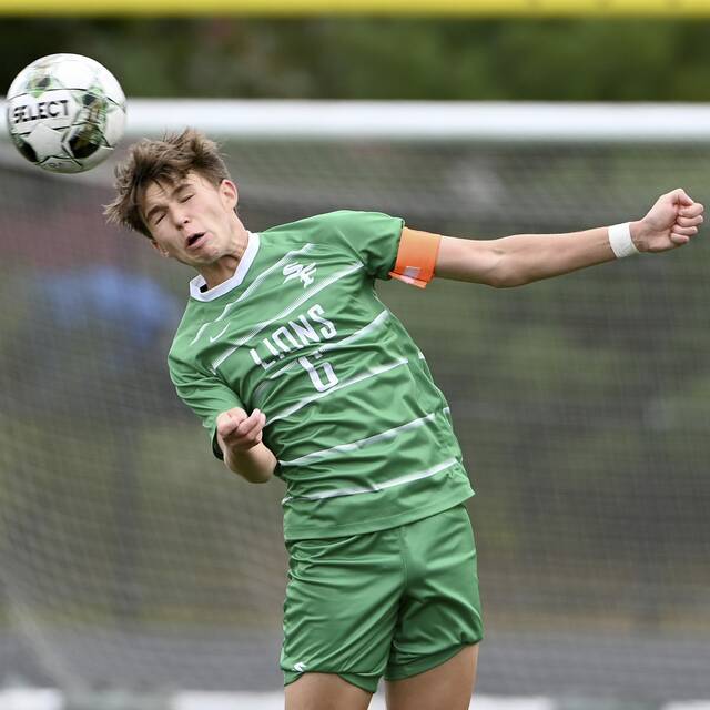 Rare call helps South Fayette boys upset Plum in boys soccer playoffs