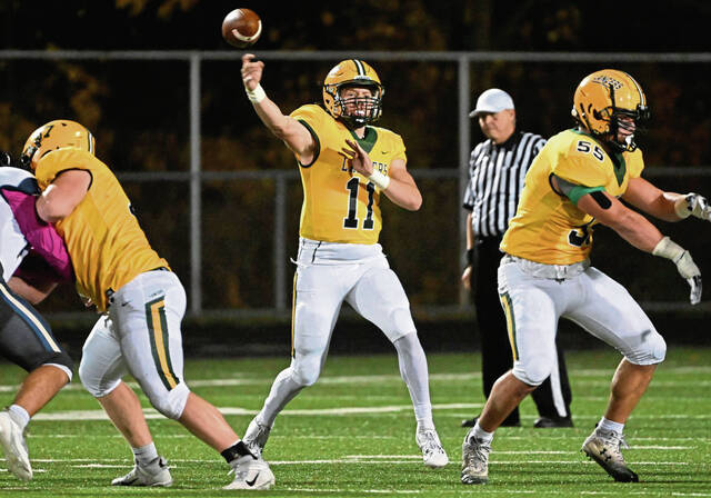 Deer Lakes blanks Freeport to clinch playoff spot; Derek Burk sets A-K Valley passing record