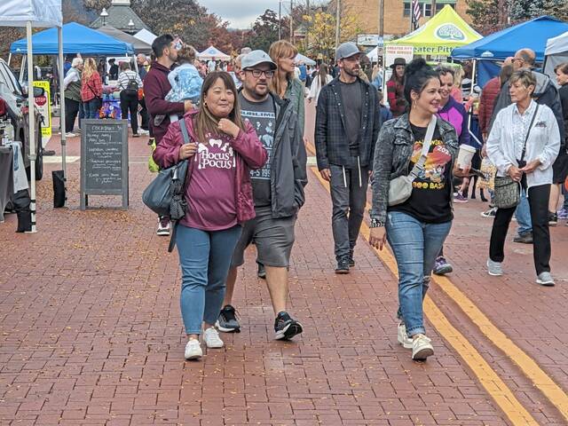 6712931_web1_vnd-OakmonyFallfestZ-102923