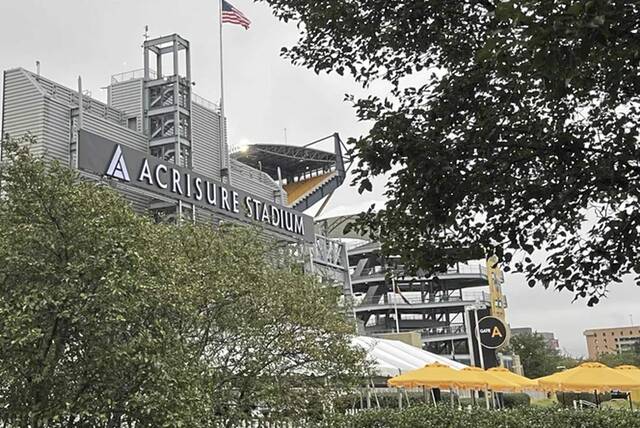 6717012_web1_ptr-SteelersOpenerLive-091123-001