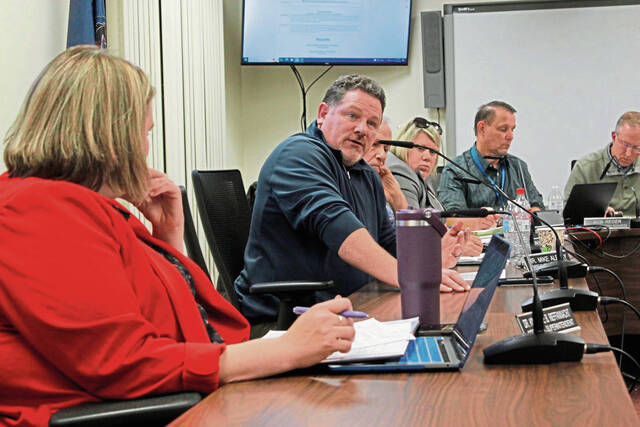 6708498_web1_gtr-HempfieldMeeting2-102423