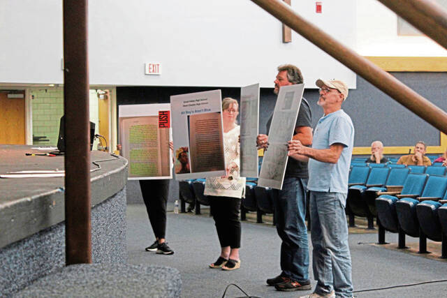6708498_web1_gtr-Hempfieldmeeting-081523-Signs