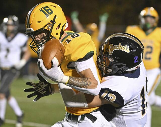 Deer Lakes, Southmoreland each chasing 1st WPIAL playoff victory