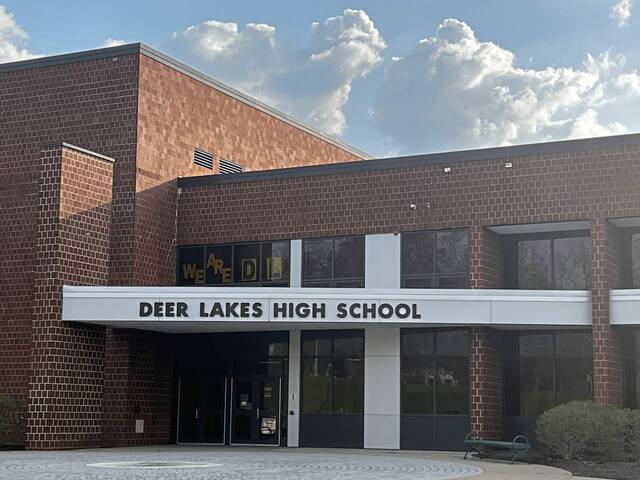 6724204_web1_web-DeerLakesHighSchool-1