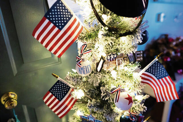 6726212_web1_vnd-CrazyChristmasgtr-2-110323
