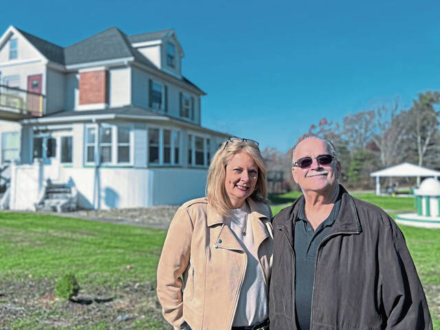 6738370_web1_vnd-seniorhomes4sale-110723-2