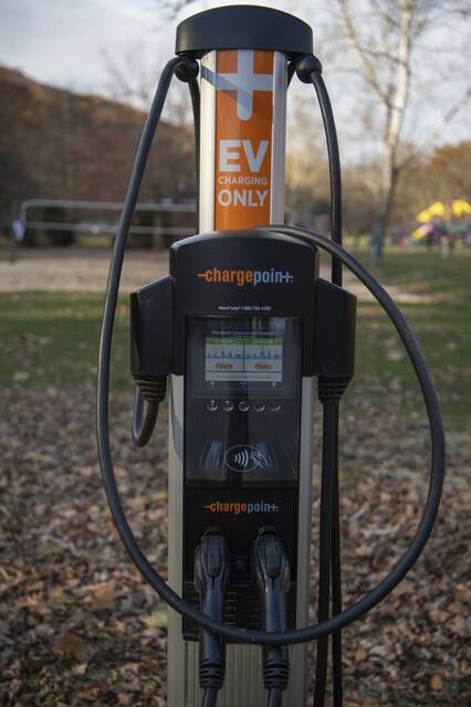 6739879_web1_her-evchargers3-11623