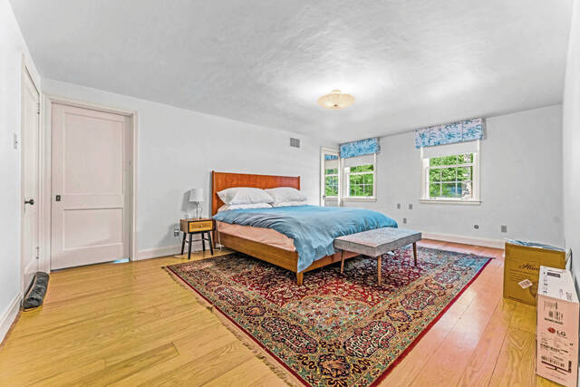 6743341_web1_gtr-RogersSummerHome-9