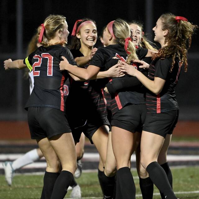 Fox Chapel’s girls soccer playoff run continues with PIAA 1st-round win