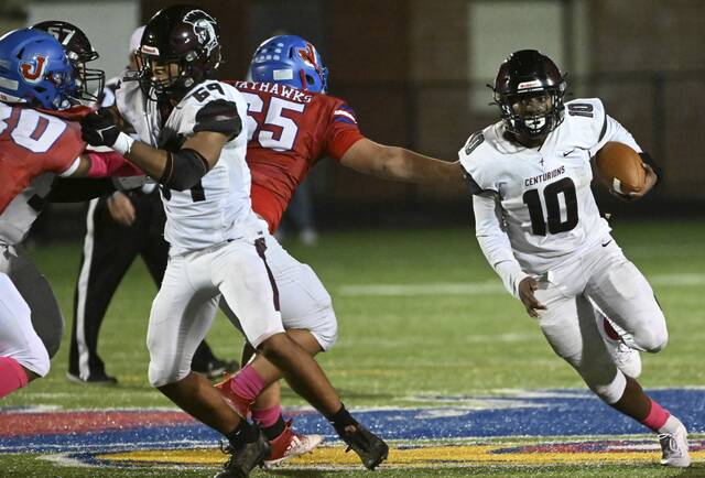 Westmoreland County high school football notebook: Veteran QBs lead playoff teams