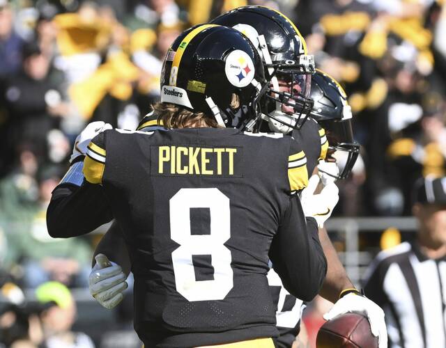 6762473_web1_ptr-SteelersPackers02-111323