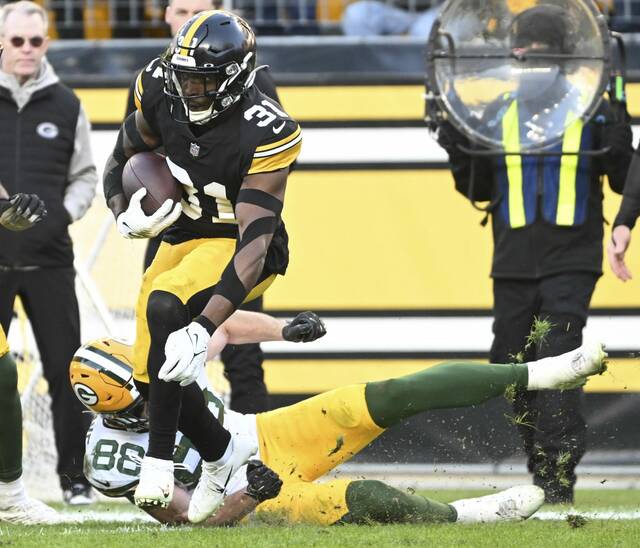 6762473_web1_ptr-SteelersPackers17-111323