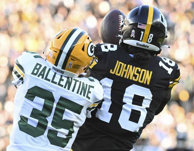 6762473_web1_ptr-SteelersPackers22-111323