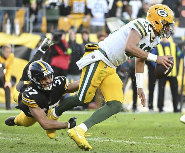 6762473_web1_ptr-SteelersPackers24-111323
