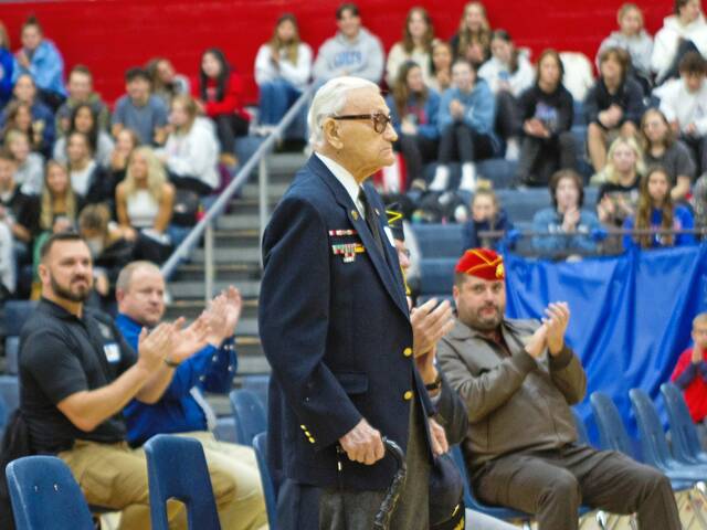 6764969_web1_sig-cvhonorsvets-112323-6