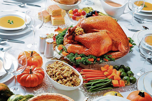 6767440_web1_Thanksgiving-dinner