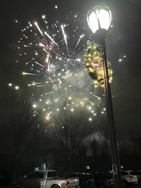 6767976_web1_aspinwallfireworks1