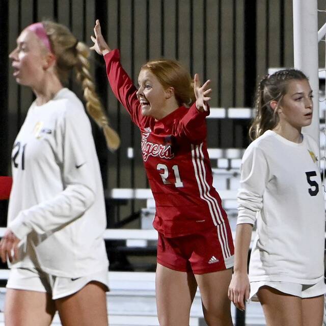 Moon scores in final minutes to slip past Mars in PIAA battle of WPIAL girls soccer titans