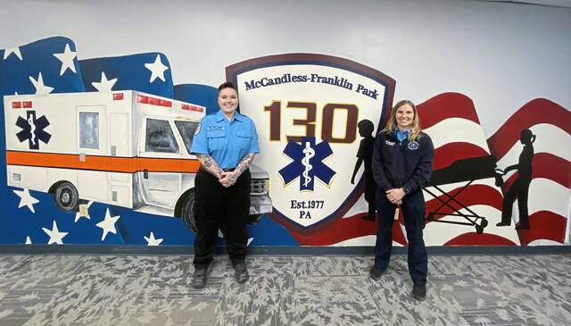 6772077_web1_ambulance