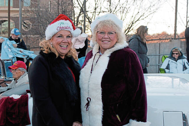 6776040_web1_gtr-gbgxmasparade-111923-3
