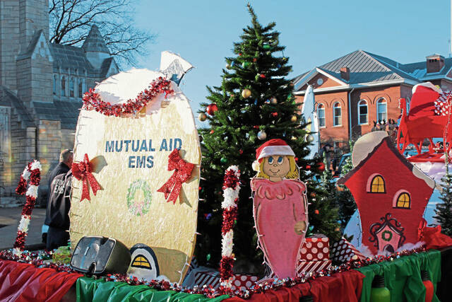 6776040_web1_gtr-gbgxmasparade-111923