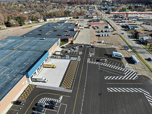 6777071_web1_VND-burrellplaza04