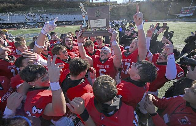 Peters Township routs defending 5A champ Pine-Richland for 1st WPIAL football title