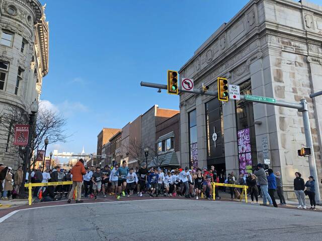 6787172_web1_gtr-turkeytrot9-112423