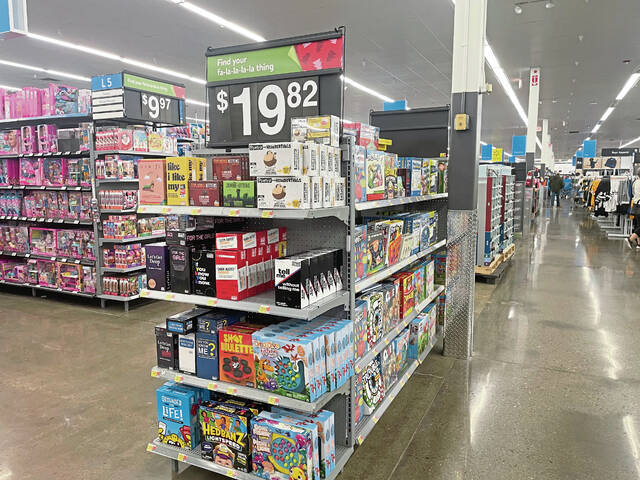 6788304_web1_walmart-holiday-display