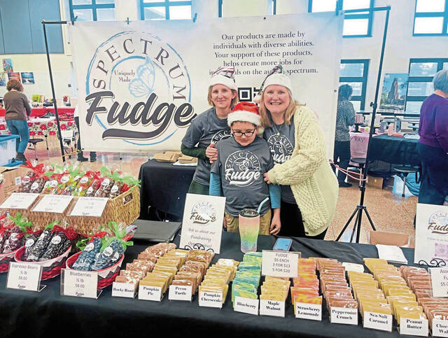 6791550_web1_gtr-PTHolidayMarket02-112323