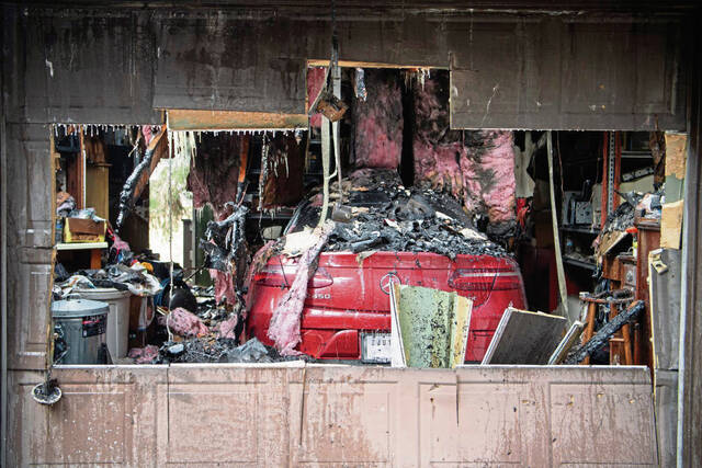 6815334_web1_gtr-HouseFire2