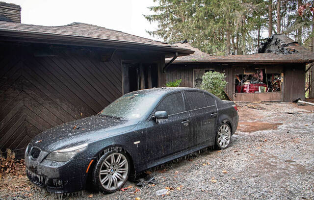 6815334_web1_gtr-HouseFire3