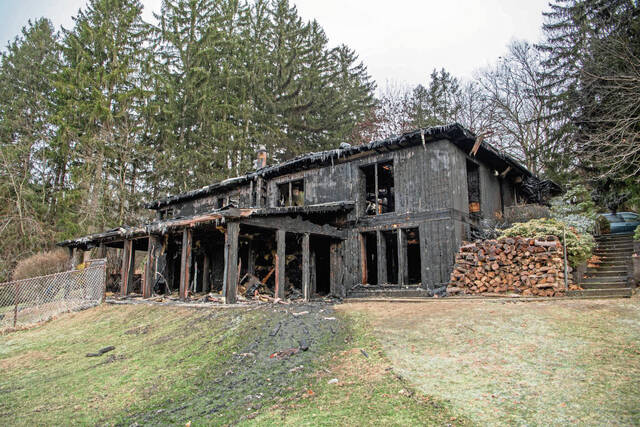 6815334_web1_gtr-HouseFire6
