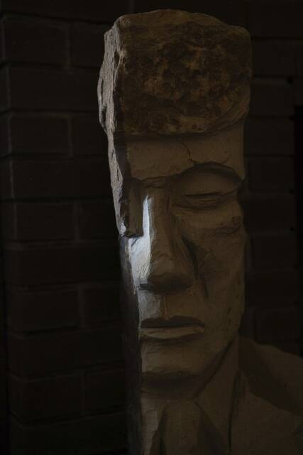 6780733_web1_gtr-PTSculptures6-111223