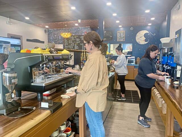 6795796_web1_vep-coffee-120323