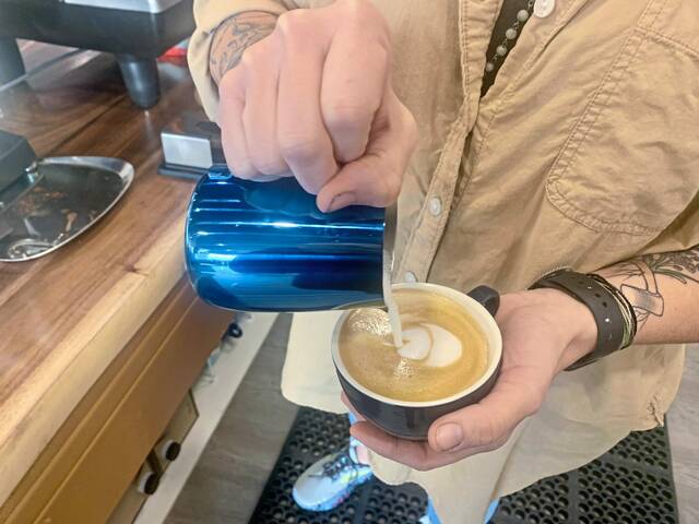 6795796_web1_vep-coffee2-120323