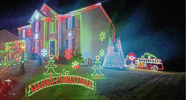 6818068_web1_gtr-XmasDecorations6-122023