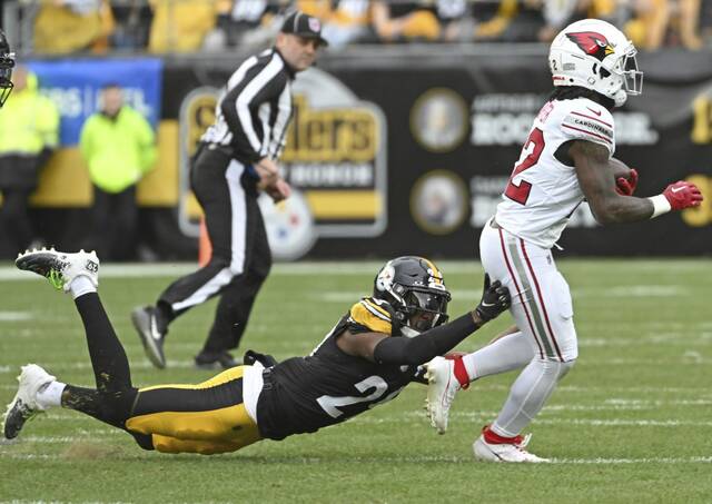 6829066_web1_ptr-SteelersCards10-120423