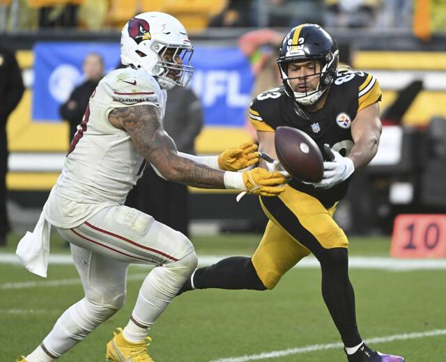 6829066_web1_ptr-SteelersCards30-120423