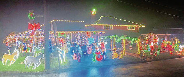 6830053_web1_vnd-NewKenCaroling3