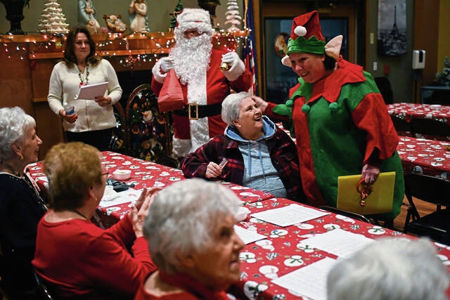 6830053_web1_vnd-caroling007-120923