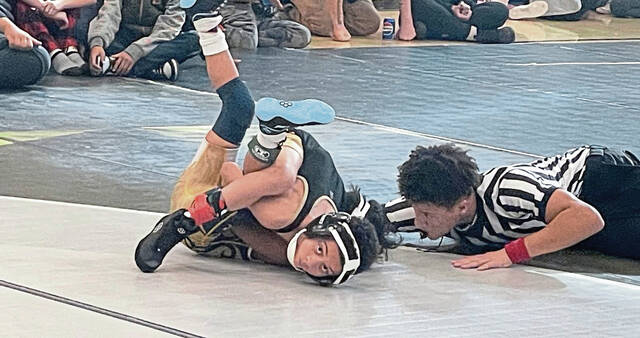 6831476_web1_vep-Valleyyouthwrestling2-121023