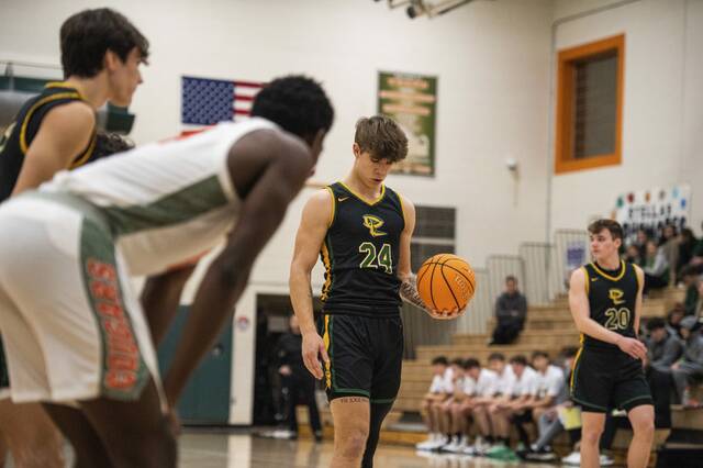 Basketball teams adjust to new free-throw rule in early part of season