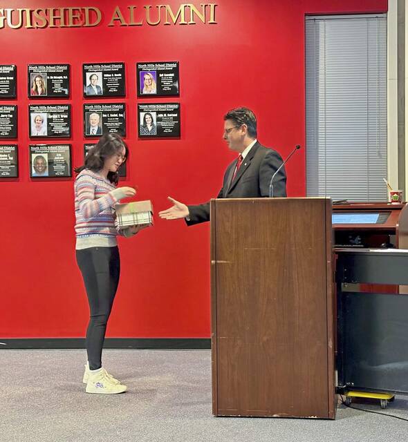 6841973_web1_nhj-StudentCard-120823--3-