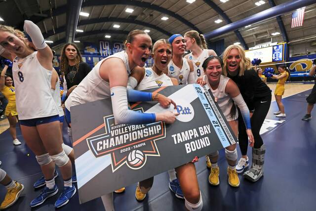 6850270_web1_gtr-Pittvb2-121023