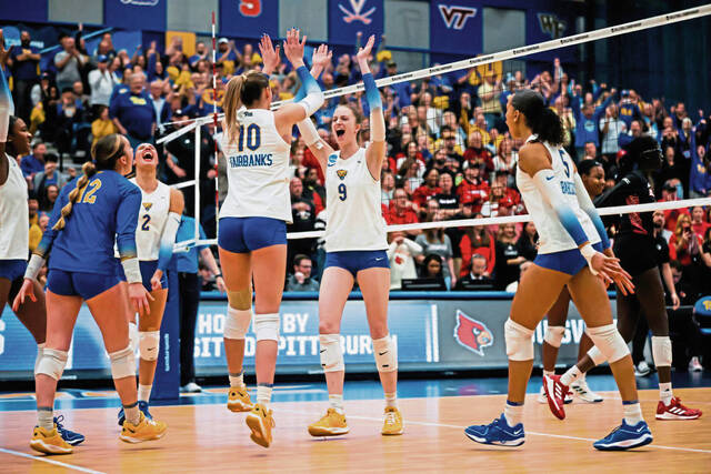 6850270_web1_gtr-Pittvb3-121023