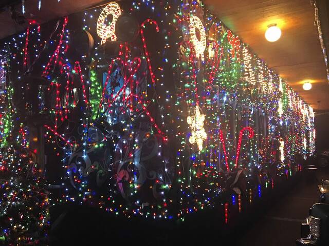 6853416_web1_ptr-xmasbars-bobs-1122418