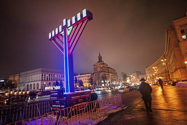 6856760_web1_ptr-Ukraine-121323